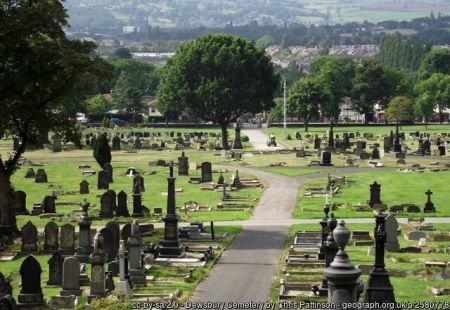 Dewsbury Cemetery. Photo © Chris Pattinson (cc-by-sa/2.0)